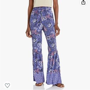 Angie Women’s Flared Pant ~NWT~ Size L. Purple & pink!